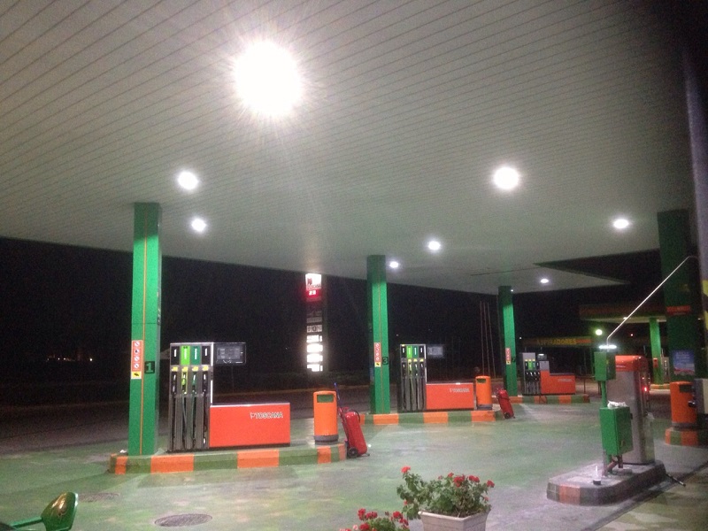 gasolinera-led