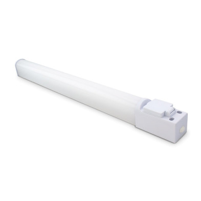Regleta LED baño con toma sucko e interruptor